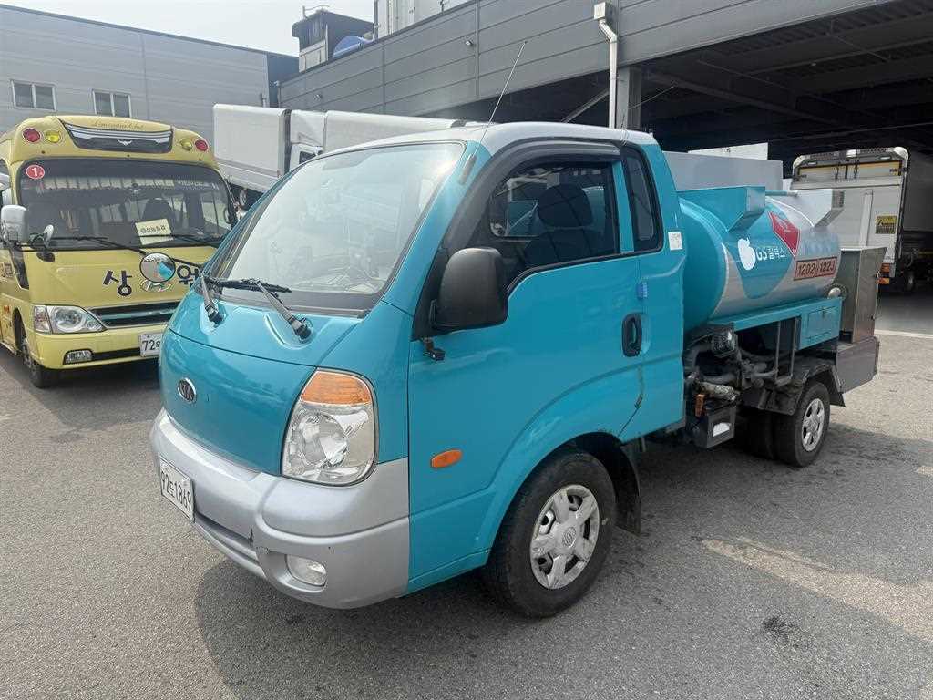 기아 봉고 1톤 탱크로리 2009년식 봉고3 홈로리 전측면 외관