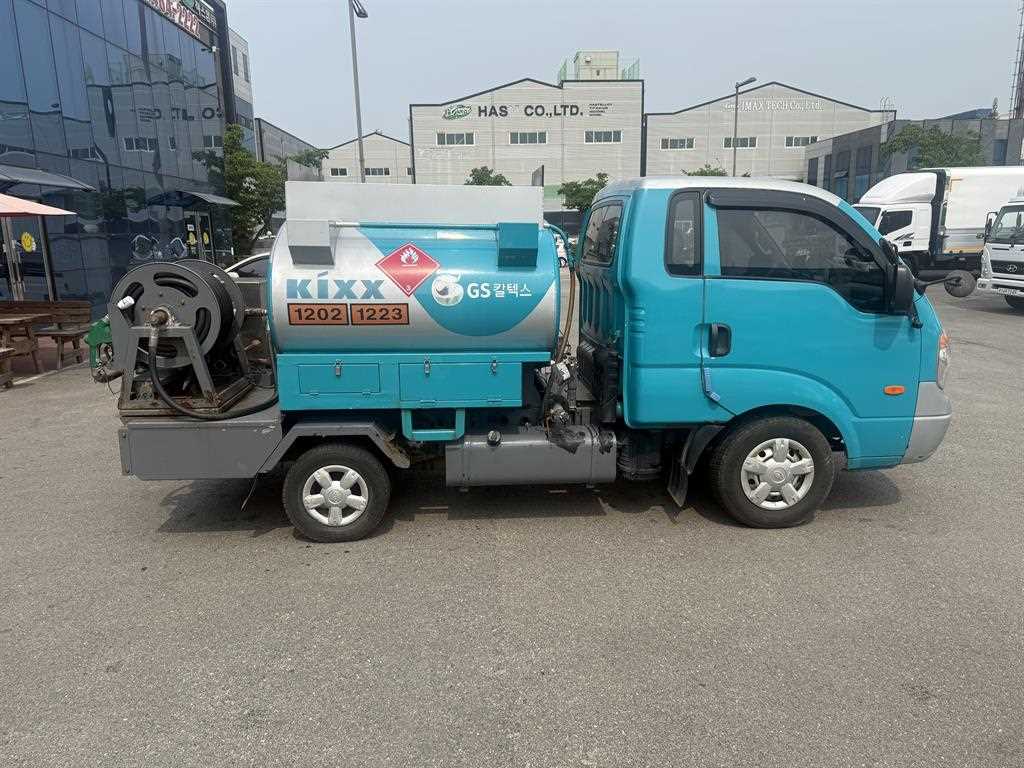 기아 봉고 1톤 탱크로리 2009년식 조수석 쪽 측면