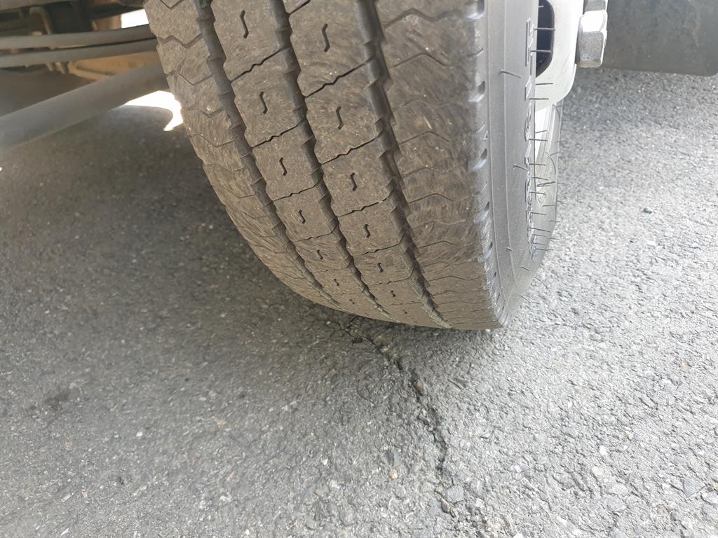 기아 봉고 1.2톤 이동목욕차 2013년식 앞 타이어