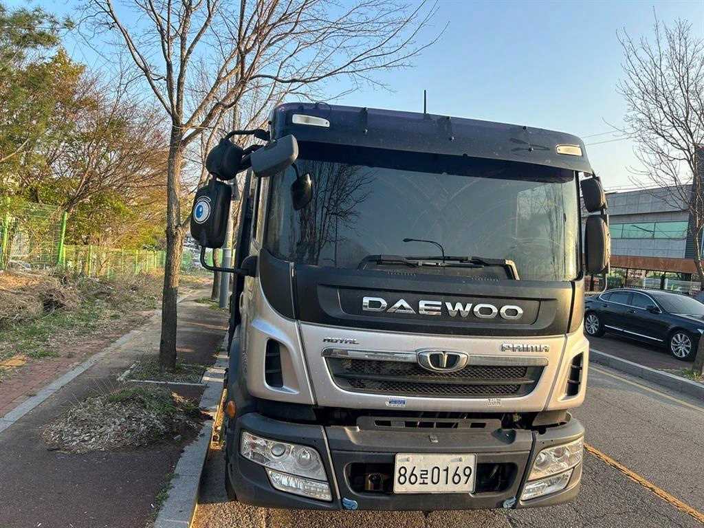 대우 프리마 7.5톤 카고 2019년식 프리마 카고 정면
