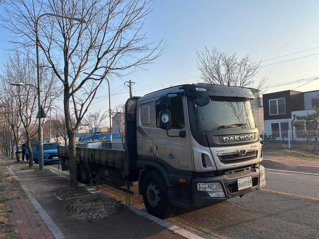 대우 프리마 7.5톤 카고 2019년식 조수석 쪽 전측면