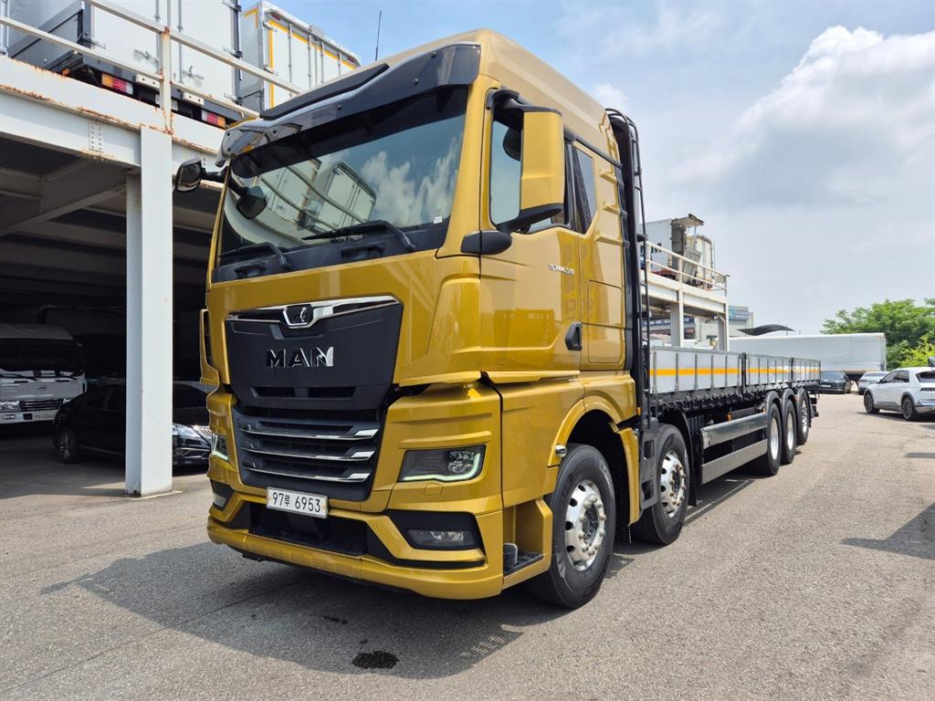 만(MAN) TGX 25톤 카고 2024년식 만 TGX 카고 전측면