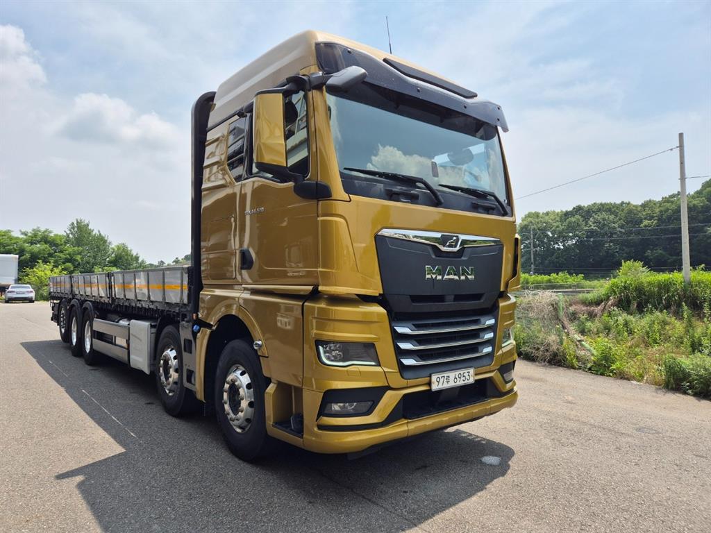 만(MAN) TGX 25톤 카고 2024년식 조수석 쪽 전측면