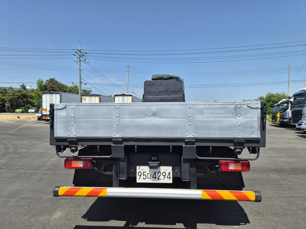 볼보 FH 25톤 카고 2019년식 카고 뒷문