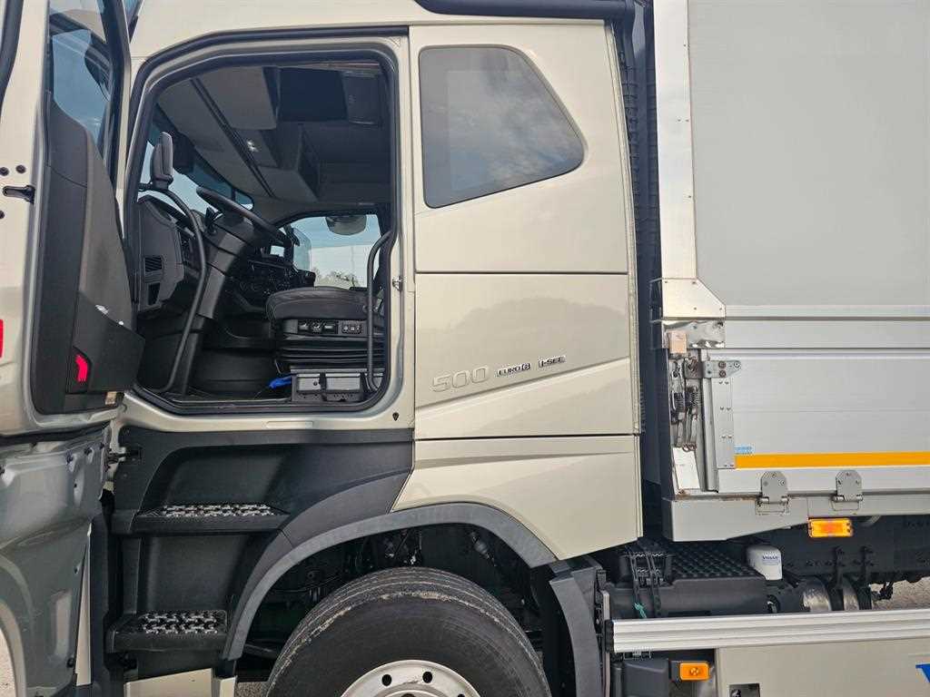 볼보 FH500 21톤 윙바디 2024년식 FH 500 도어 표기