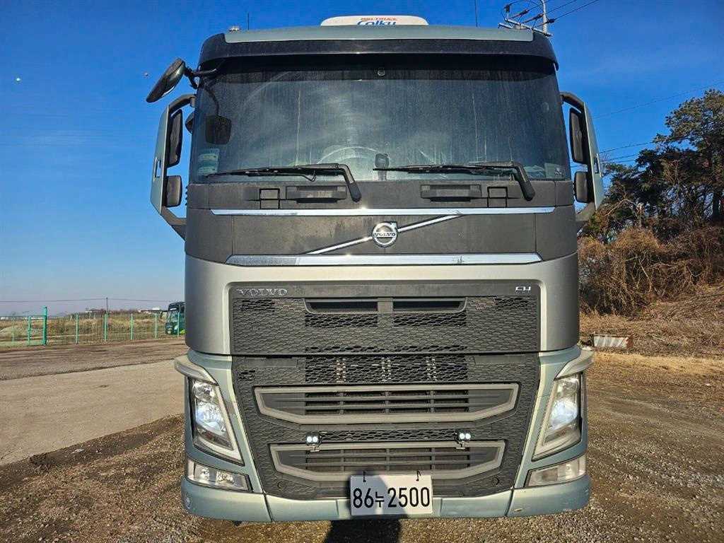 볼보 FH540 25톤 윙바디 2014년식 볼보 FH540 정면