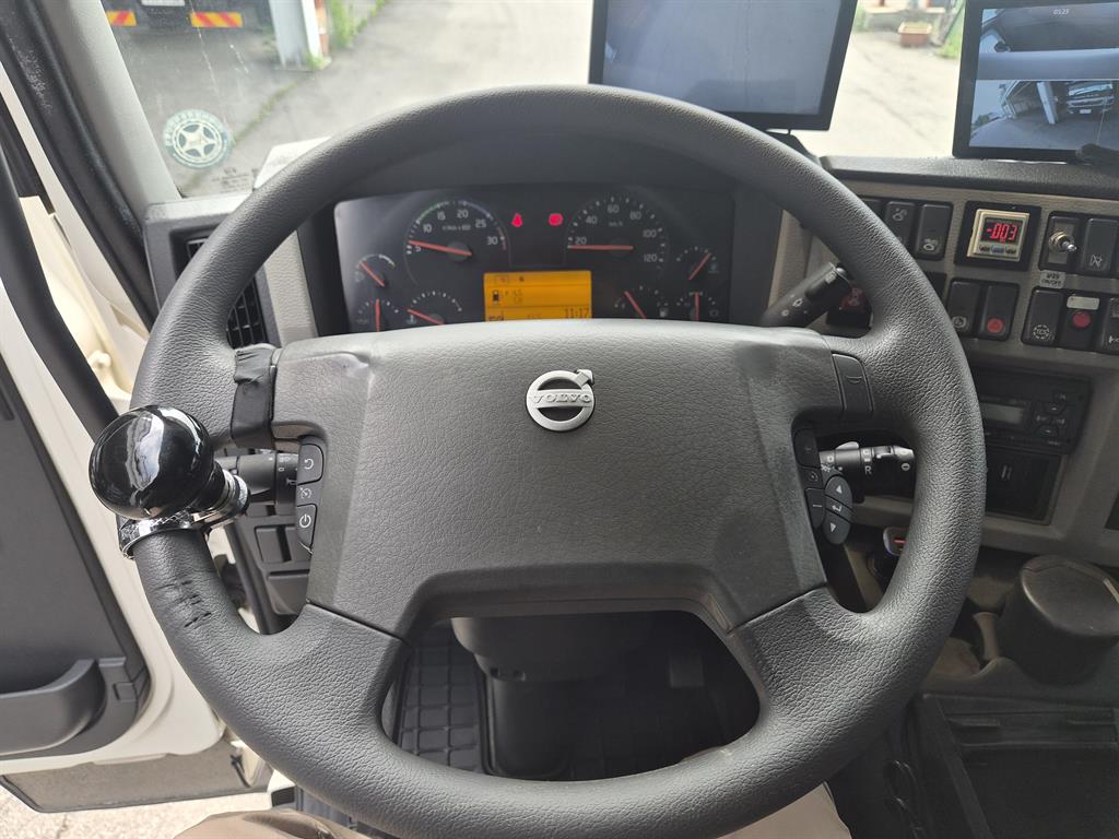 볼보 FL 6.5톤 윙바디 2019년식 볼보 핸들·계기판