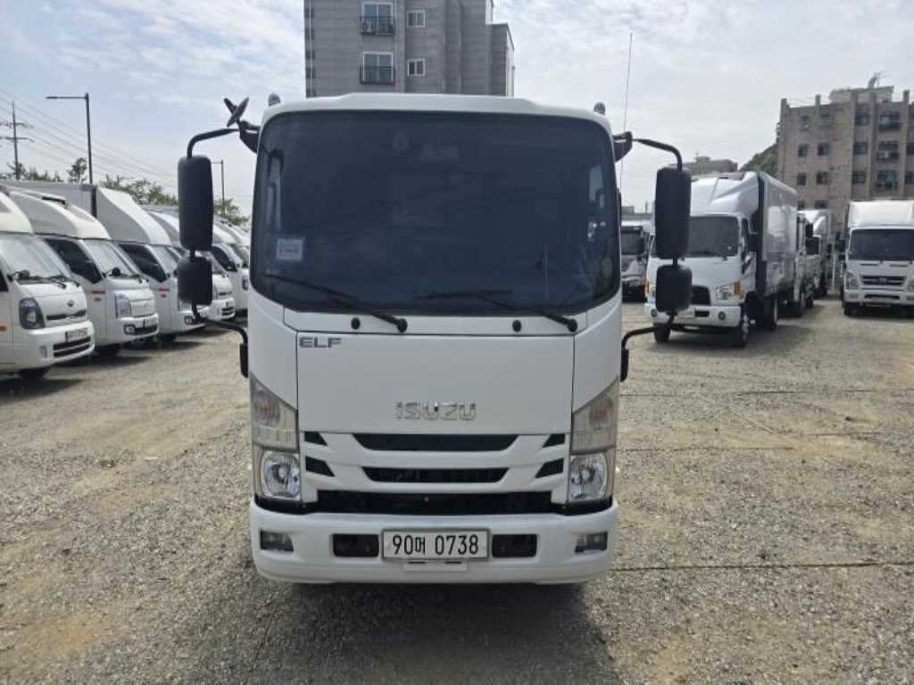 이스즈 엘프 3.5톤 카고 2019년식 이스즈 엘프 정면