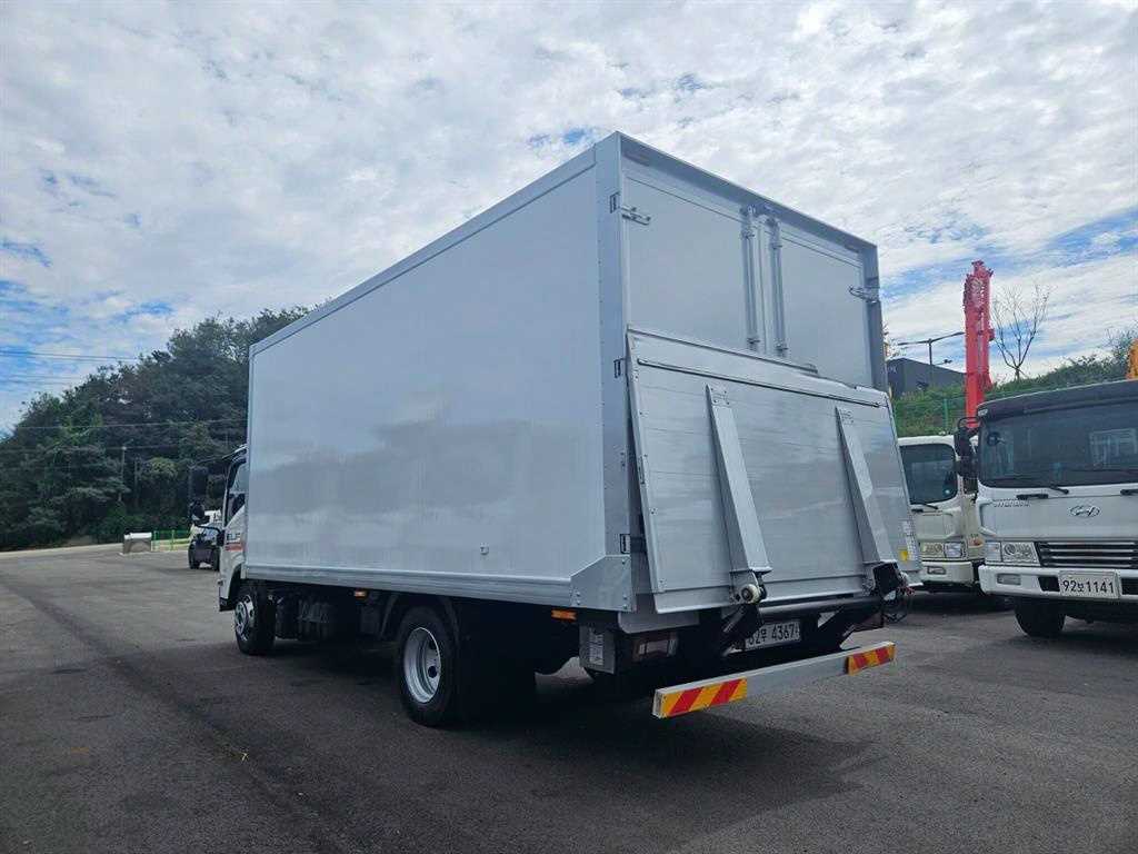이스즈 엘프 3.5톤 냉동탑 2019년식 사진 8