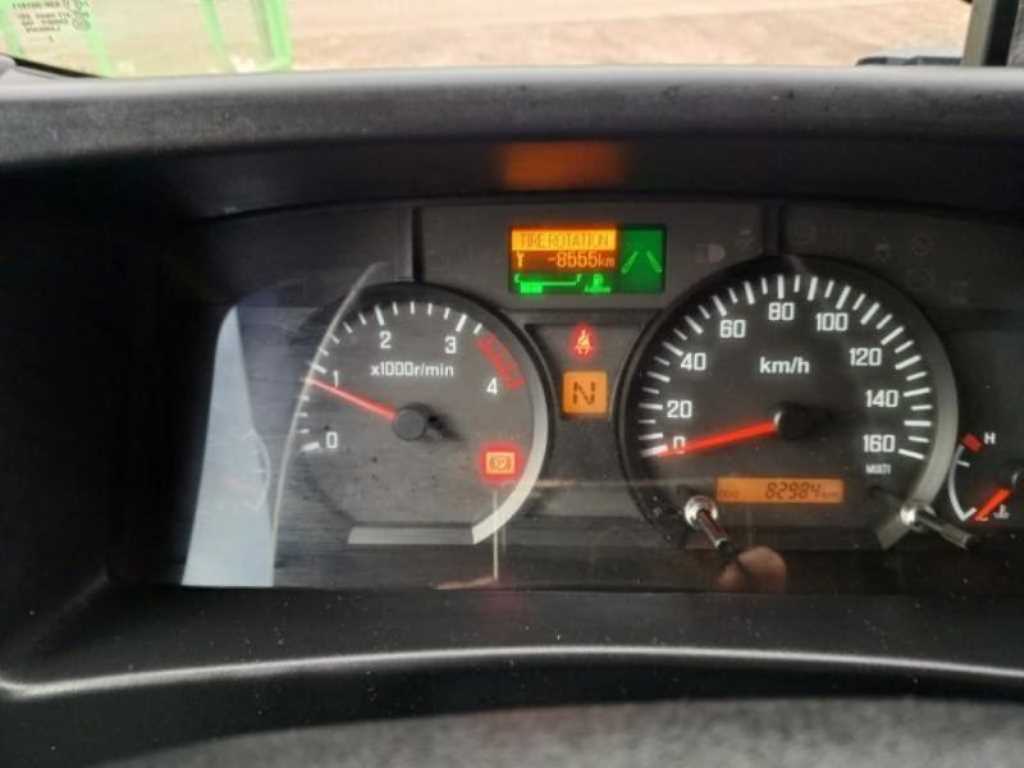 이스즈 엘프 3.5톤 카고 2023년식 계기판 주행거리 82,984km