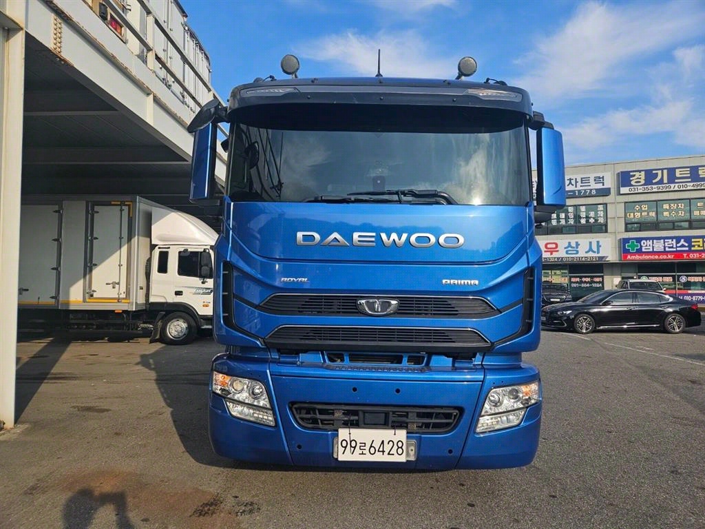 타타대우 프리마 25톤 트랙터 2022년식 정면 DAEWOO 그릴