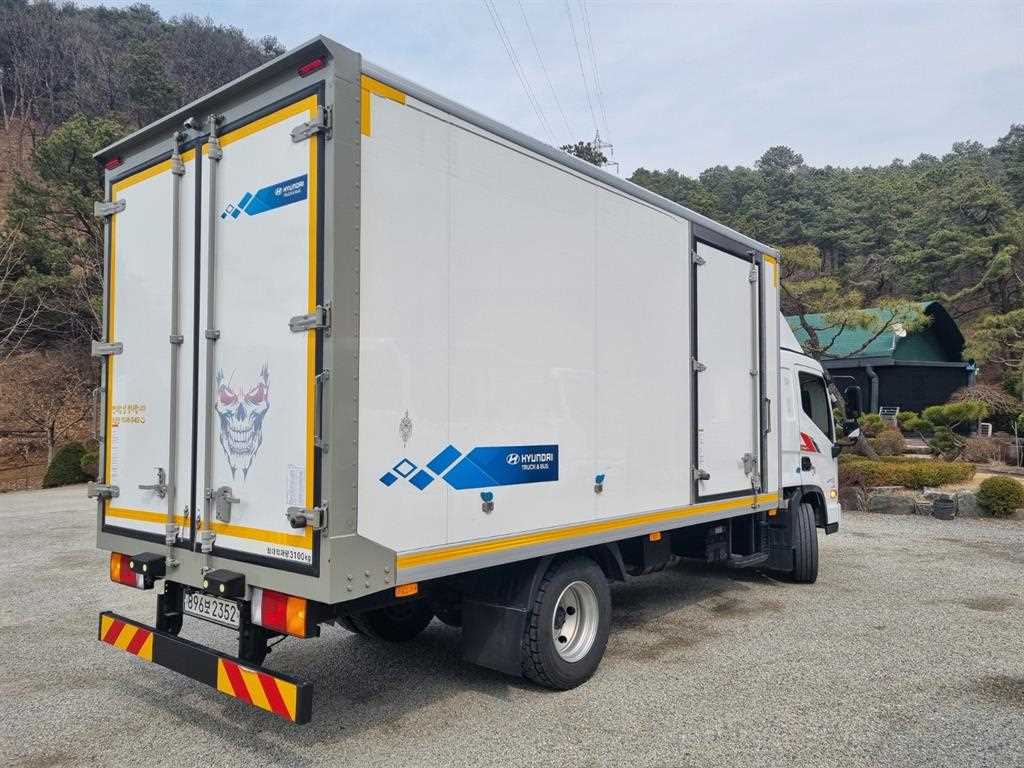 현대 더뉴마이티 3.5톤 냉동탑 2026년식 조수석 쪽 측면 옆문