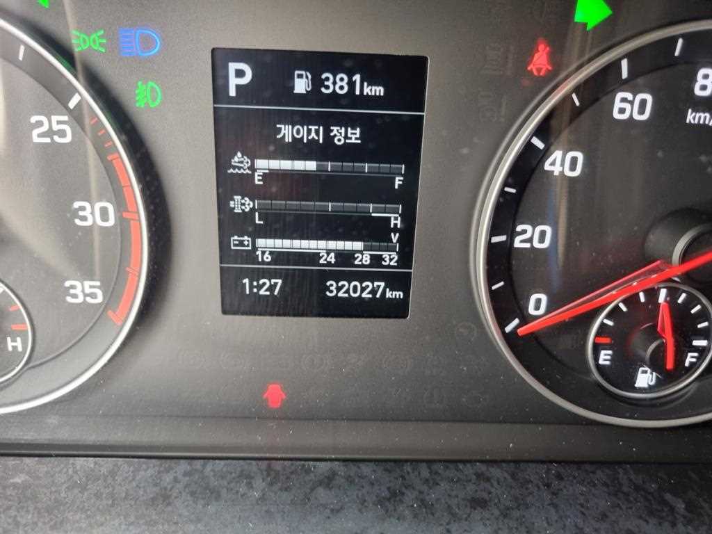 현대 더뉴마이티 3.5톤 냉동탑 2026년식 계기판 주행거리 32,027km