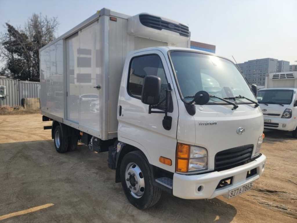 현대 마이티 2톤 냉동탑 2022년식 조수석 쪽 전측면