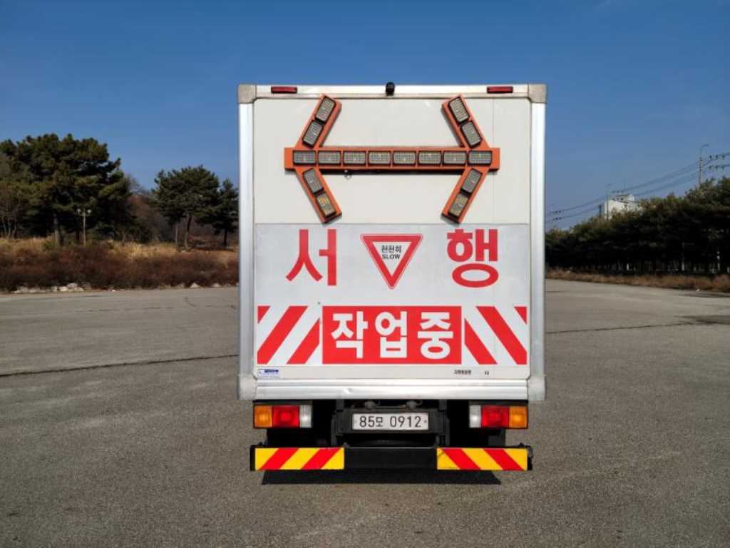 현대 마이티 2.5톤 내장탑 2019년식 후면 LED 화살표 싸인보드