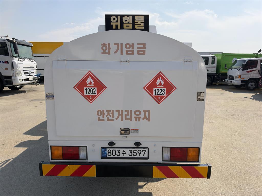 현대 마이티 2.5톤 탱크로리 2026년식 홈로리 후면 주유실 문