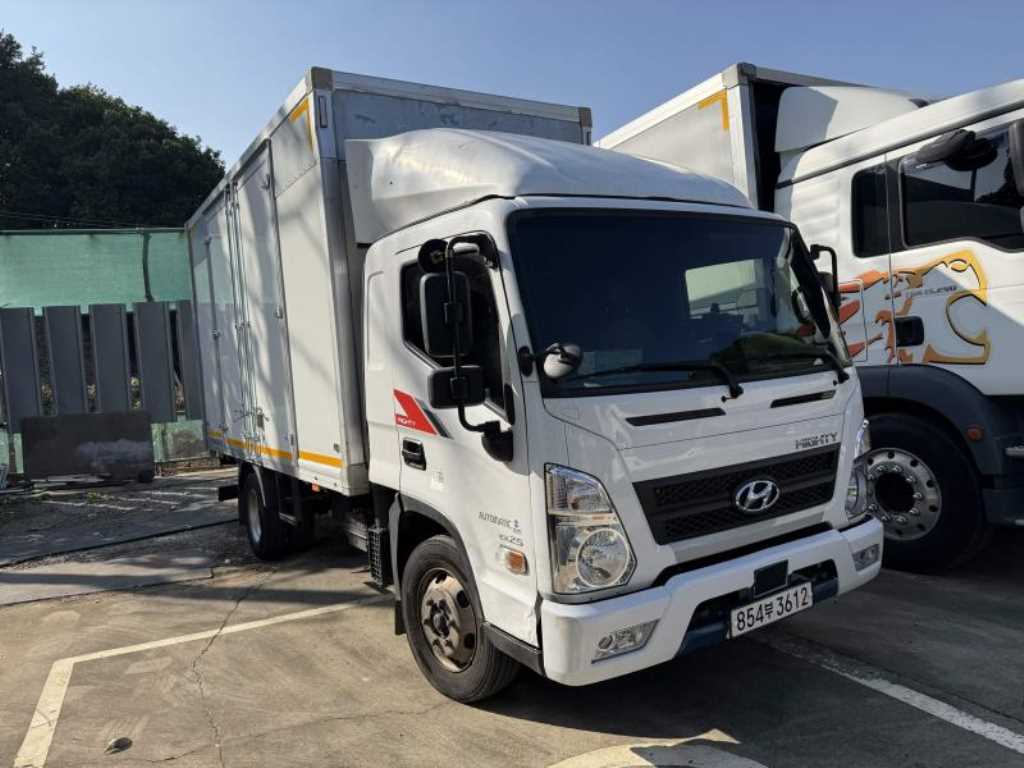 현대 마이티 2.5톤 익스탑 2022년식 전측면 외관