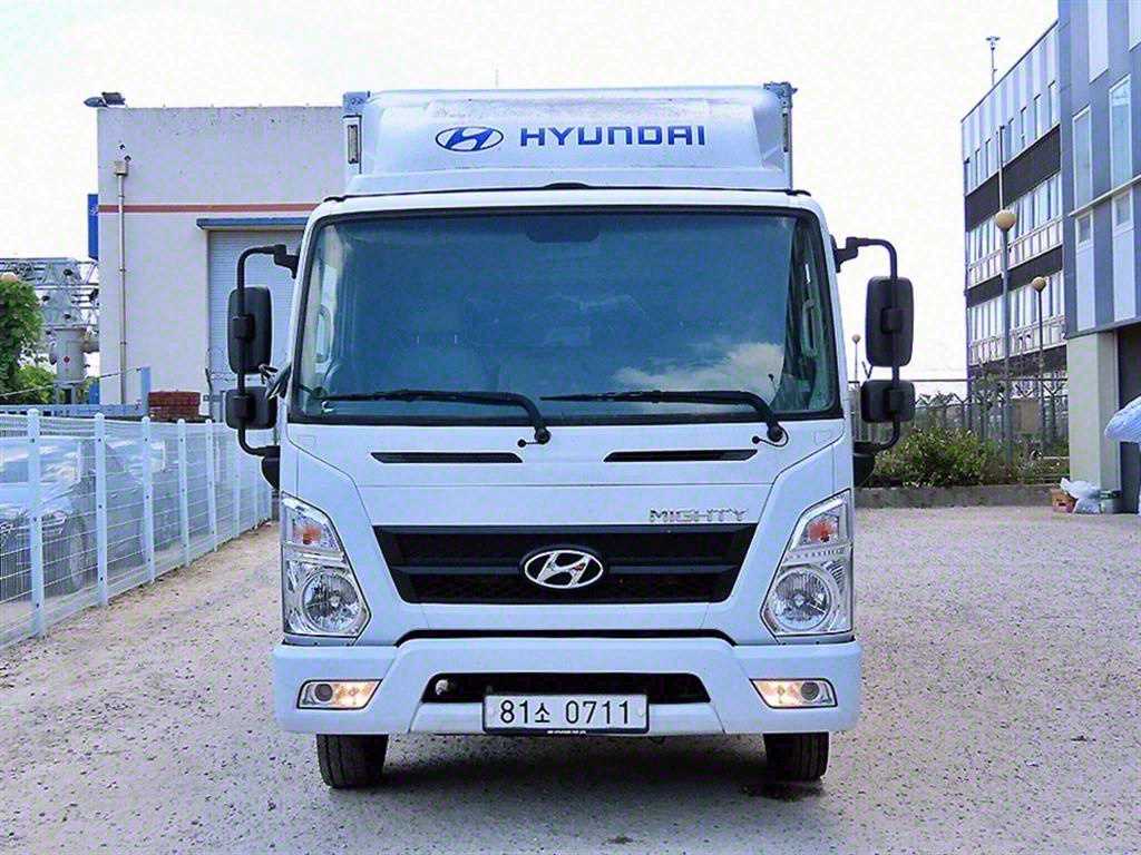 현대 마이티 2.5톤 익스탑 2020년식 마이티 하이탑 정면