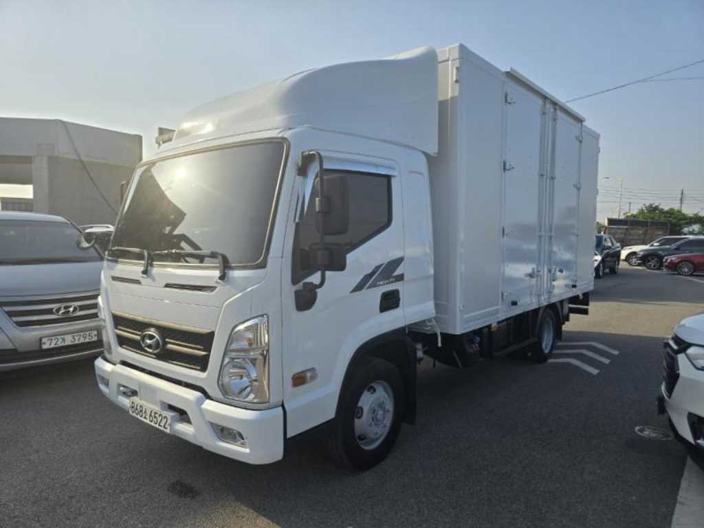 현대 마이티 2.5톤 익스탑 2022년식 마이티 익스탑 운전석 쪽 전측면