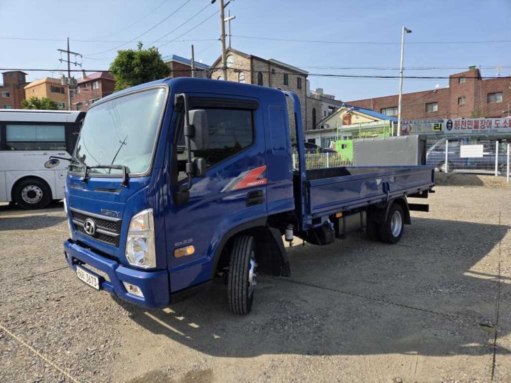 현대 마이티 2.5톤 카고 2021년식 운전석 쪽 전측면