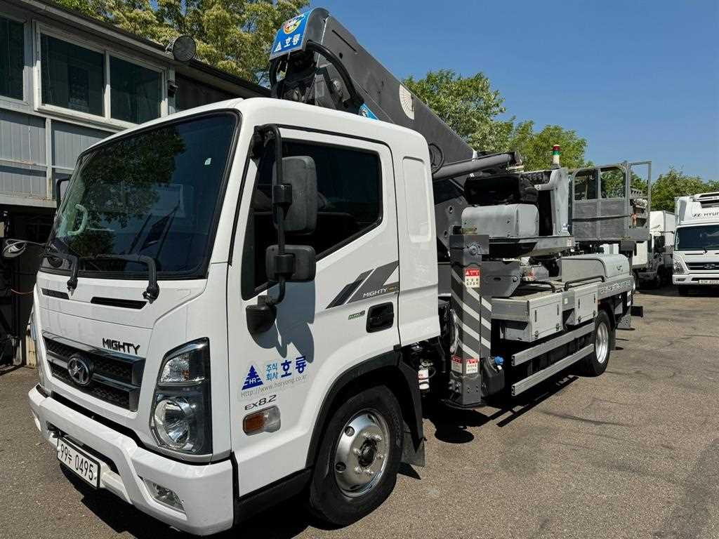 현대 마이티 3.5톤 고소작업차 2018년식 운전석 쪽 전측면