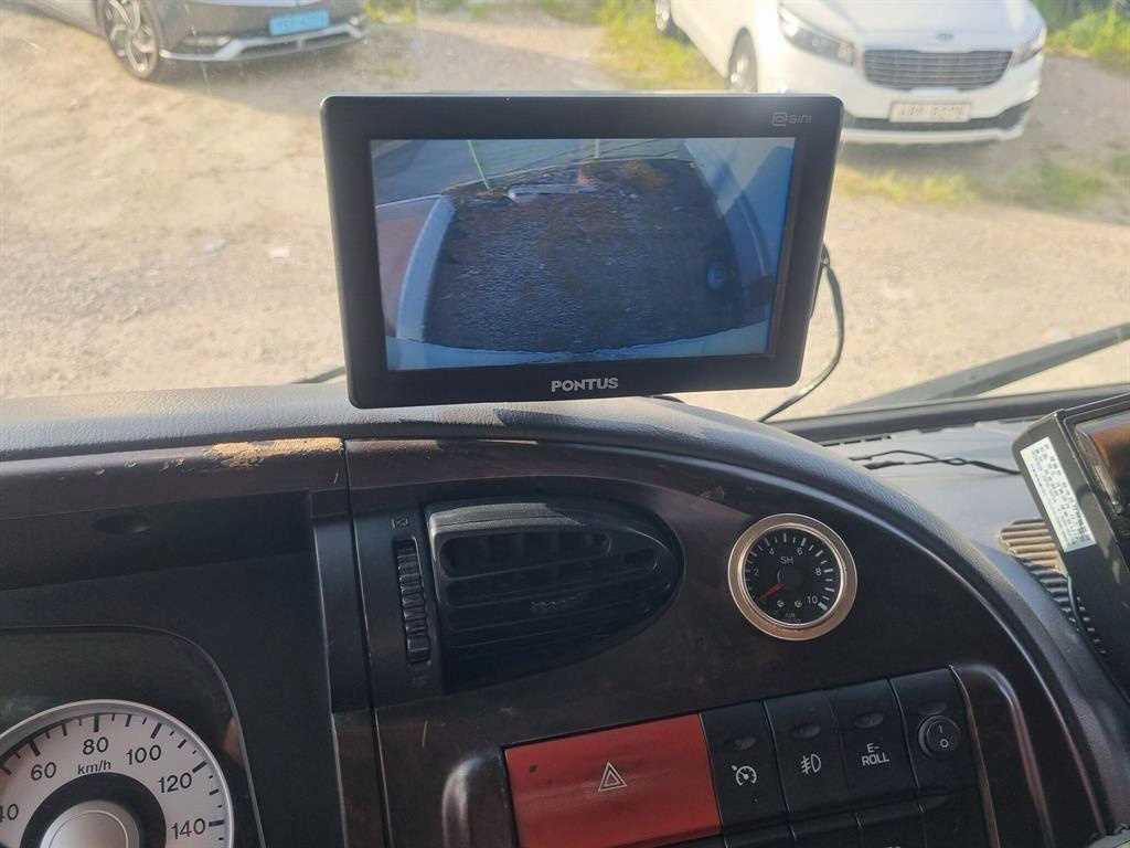 현대 메가트럭 4.5톤 윙바디 2018년식 사진 10