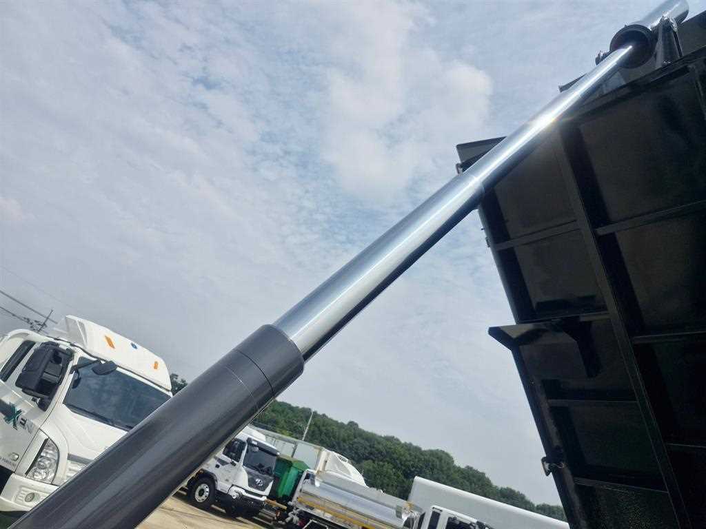 현대 메가트럭 5톤 덤프 2010년식 덤프 실린더