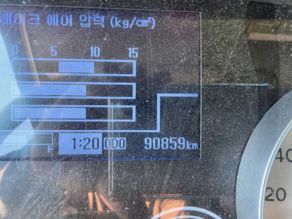 현대 메가트럭 5톤 덤프 2017년식 계기판 주행거리와 에어 압력
