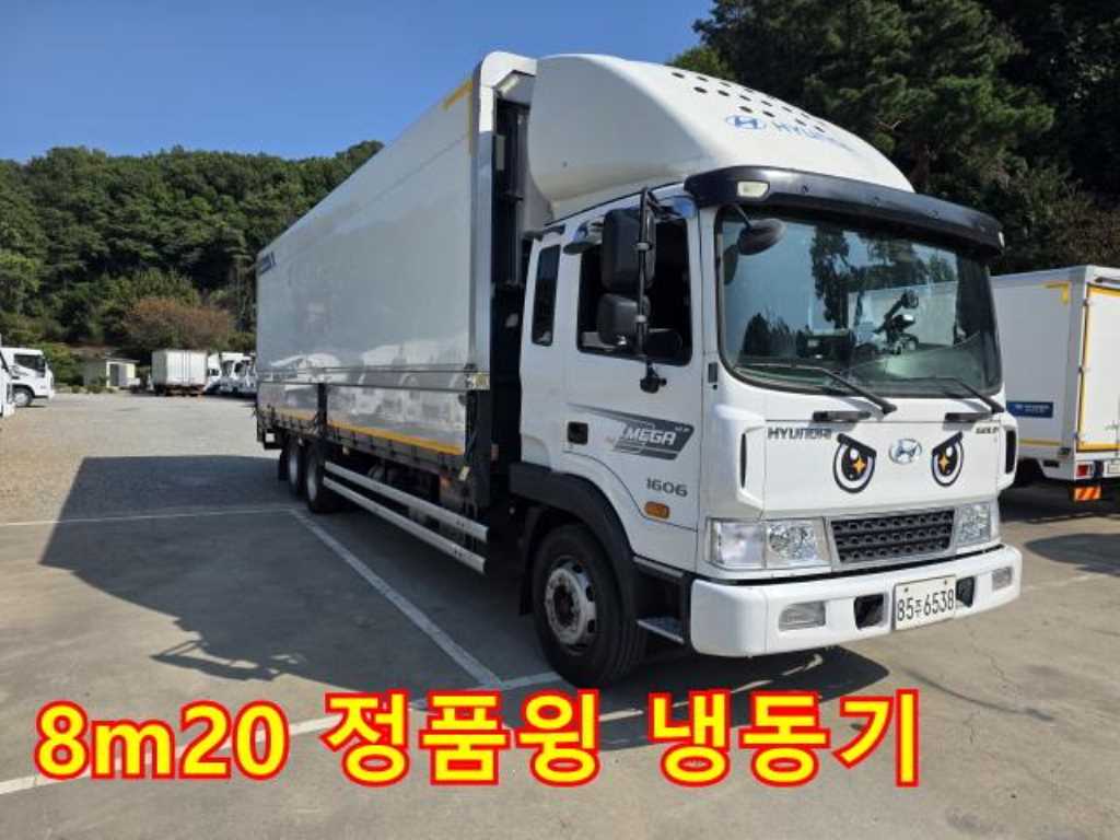 현대 메가트럭 5톤 윙바디 2018년식 운전석 쪽 전측면