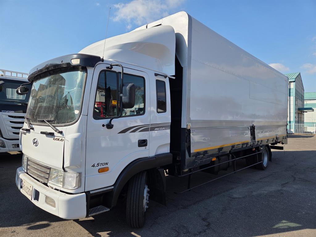 현대 메가트럭 5톤 윙바디 2011년식 사진 1