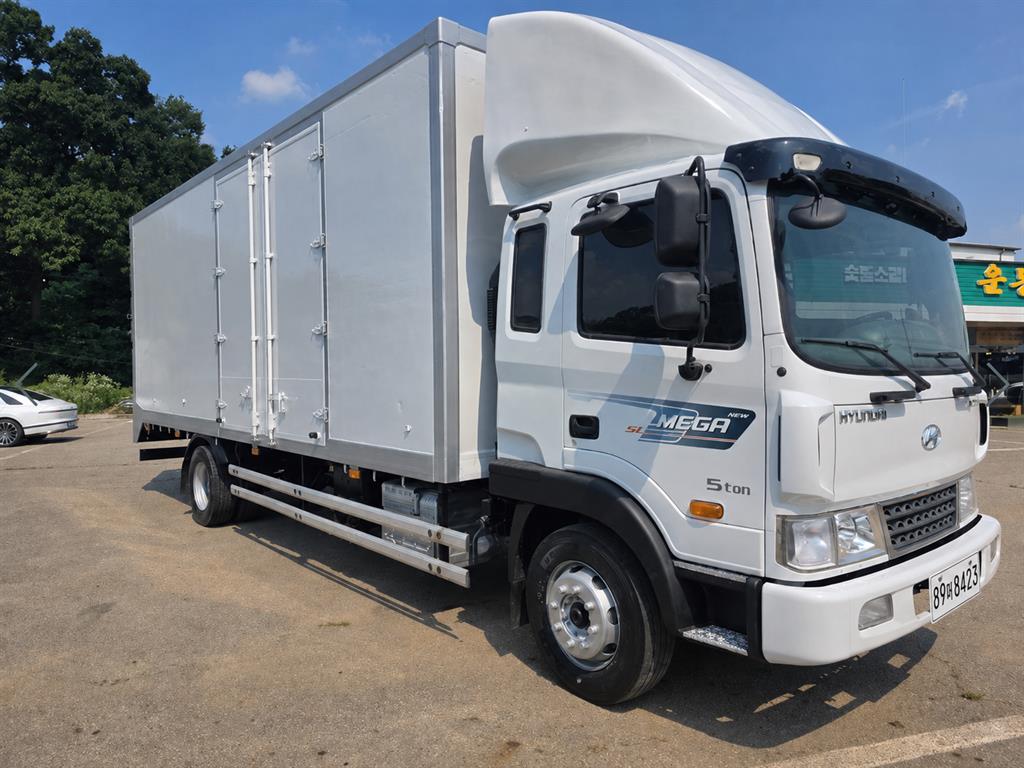 현대 메가트럭 5톤 익스탑 2020년식 사진 1