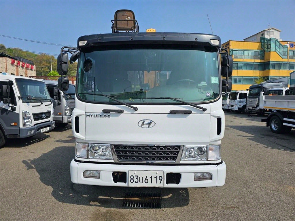 현대 메가트럭 5톤 카고크레인 2019년식 메가트럭 정면