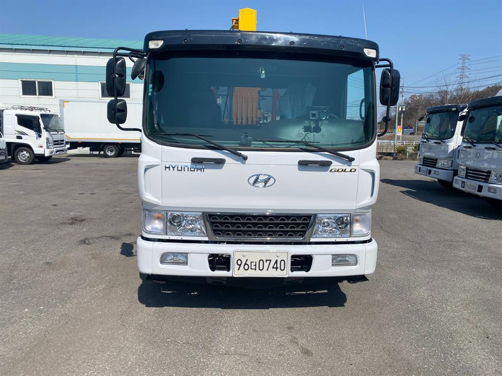 현대 메가트럭 5톤 카고크레인 2020년식 메가트럭 캡 정면