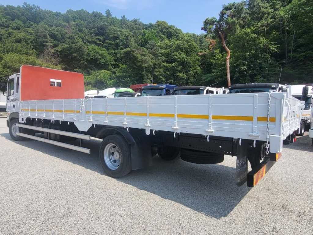 현대 메가트럭 5톤 카고 2008년식 사진 2
