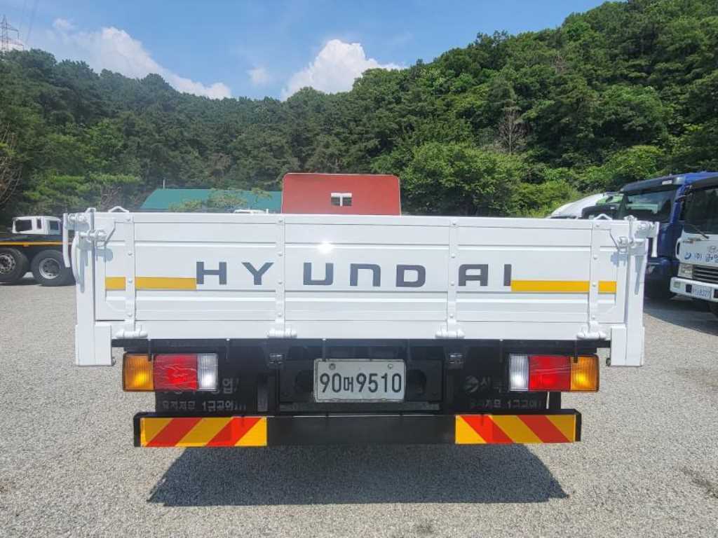 현대 메가트럭 5톤 카고 2008년식 적재함 후면
