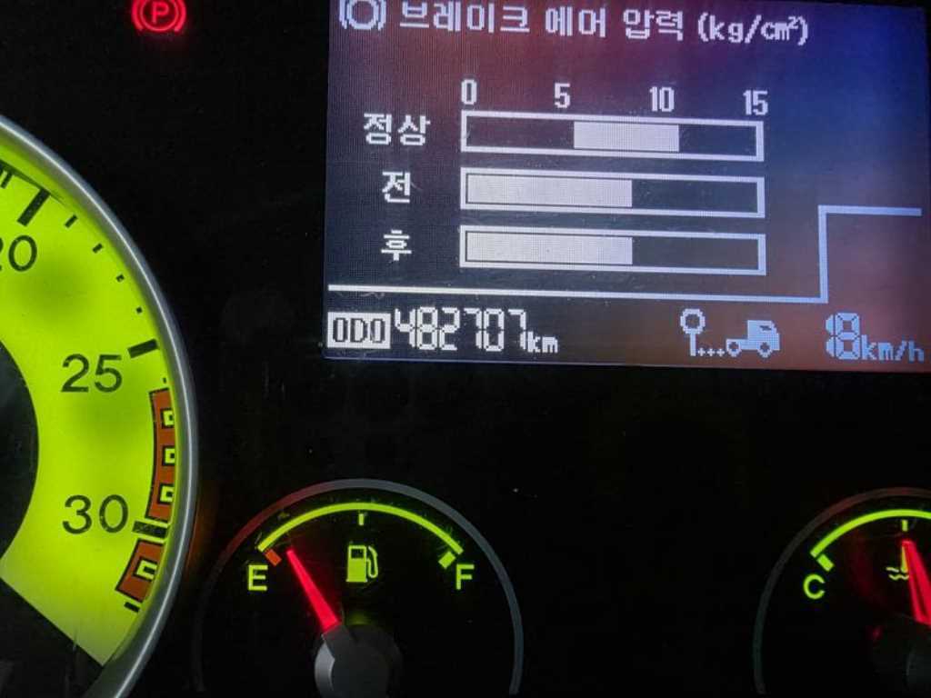 현대 메가트럭 5톤 카고 2010년식 계기판 주행거리 482,707km