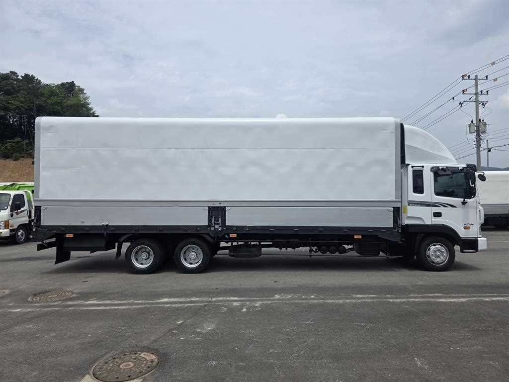 현대 메가트럭 5톤 윙바디 2014년식 후축 윙바디 조수석 쪽 측면