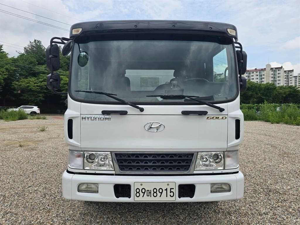 현대 메가트럭 5.5톤 덤프 2018년식 메가트럭 캡 정면