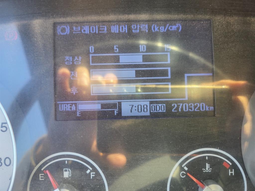 현대 메가트럭 7.5톤 카고크레인 2017년식 계기판 주행거리