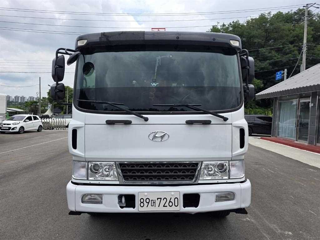 현대 메가트럭 7.5톤 카고크레인 2020년식 메가트럭 정면