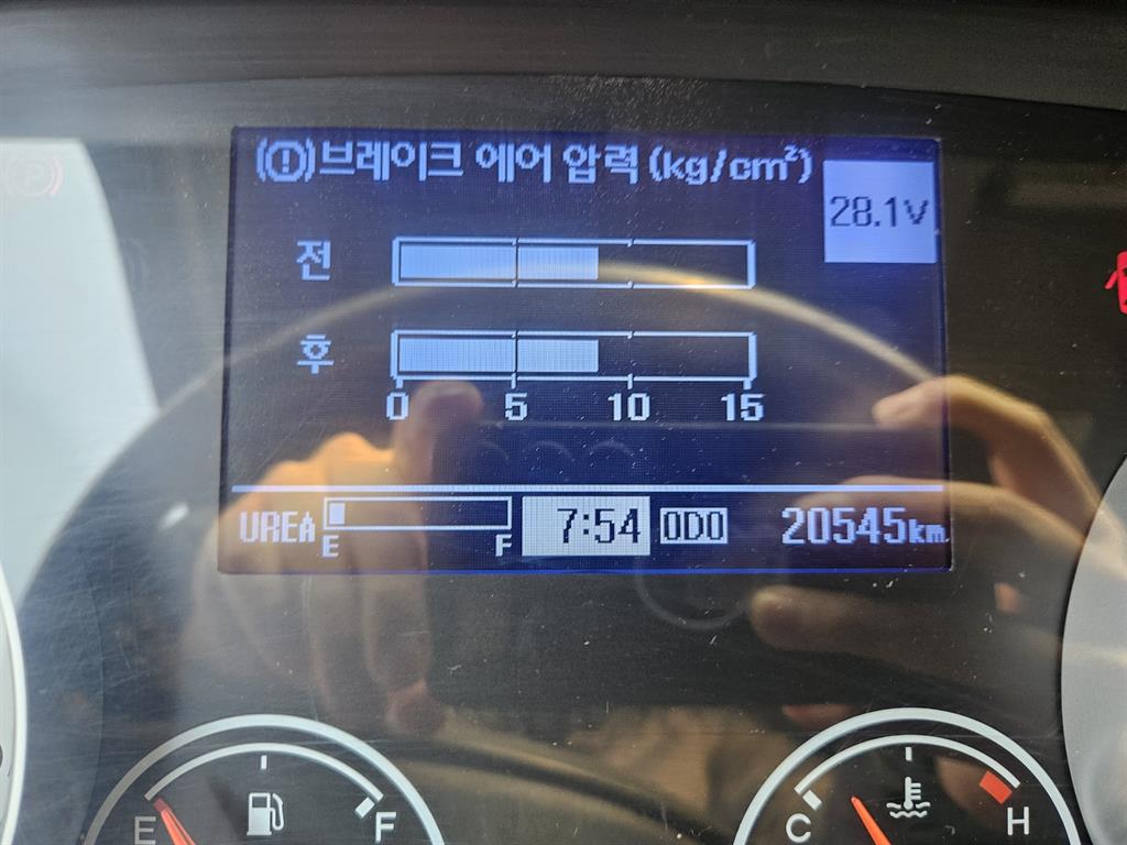 현대 메가트럭 7.5톤 카고크레인 2020년식 사진 16