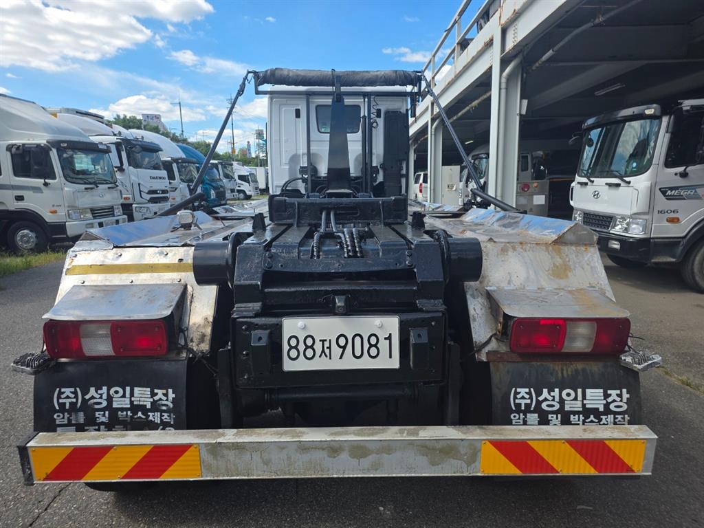 현대 엑시언트 24톤 암롤 2018년식 암롤 후면