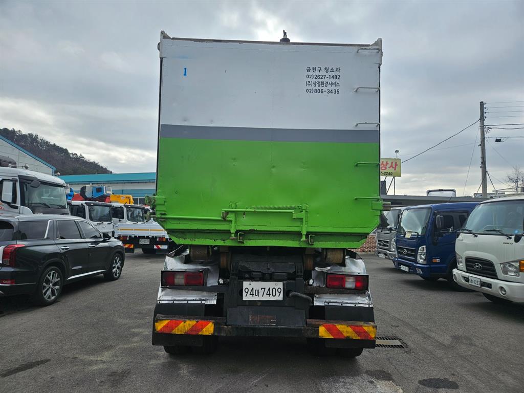 현대 엑시언트 24톤 암롤 2018년식 암롤 박스 후면