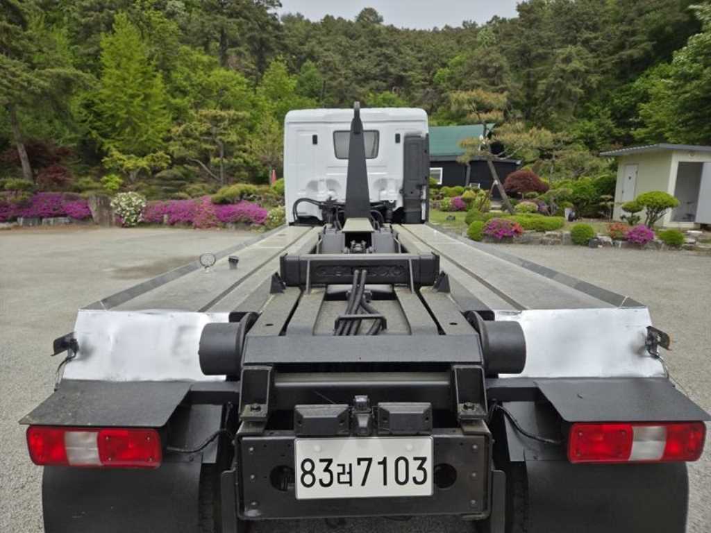 현대 엑시언트 25톤 암롤 2018년식 암롤 후크와 레일