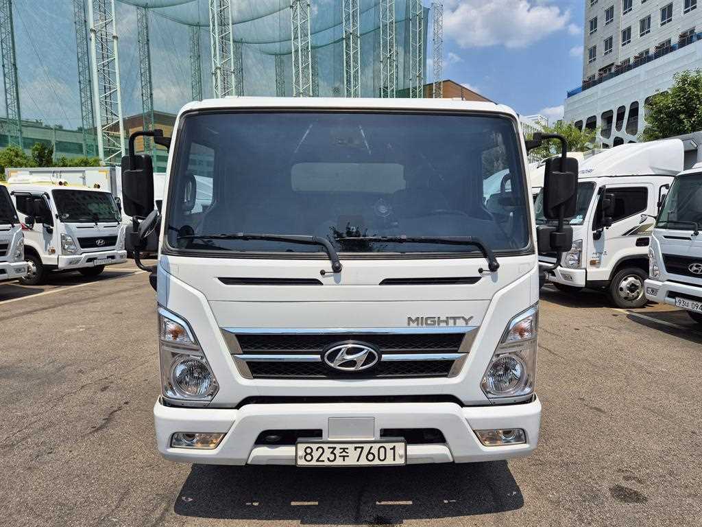 현대 올뉴마이티 2.5톤 내장탑 2024년식 사진 2