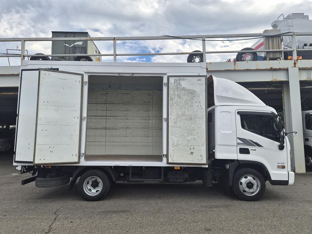 현대 올뉴마이티 2.5톤 익스탑 2017년식 익스탑 옆문 개방