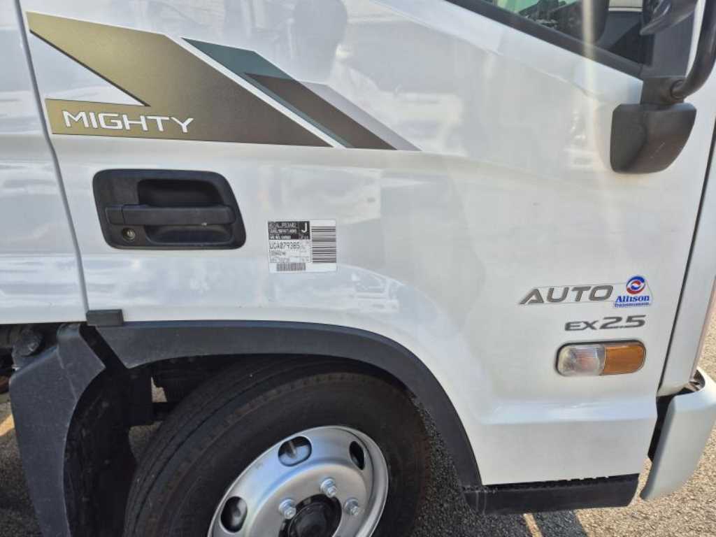 현대 올뉴마이티 2.5톤 익스탑 2024년식 AUTO Allison EX25 배지
