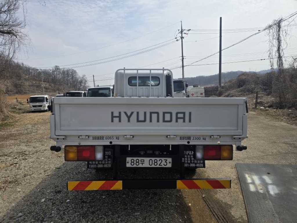 현대 올뉴마이티 2.5톤 카고 2018년식 카고 후면