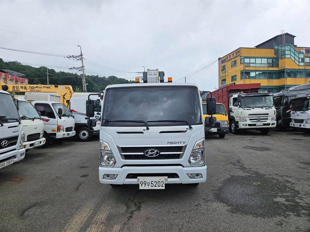 현대 올뉴마이티 3.5톤 고소작업차 2017년식 마이티 정면