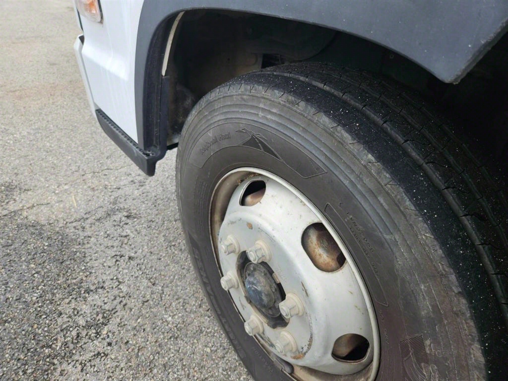 현대 올뉴마이티 3.5톤 고소작업차 2017년식 앞 타이어